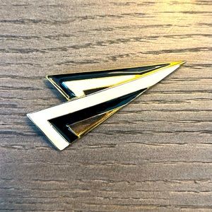 Trifari Signed Vintage Black & White Enamel Art Deco Brooch